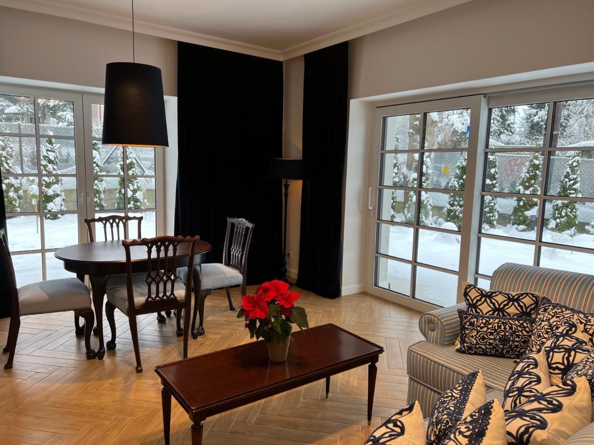 Pod Debami Apartment *