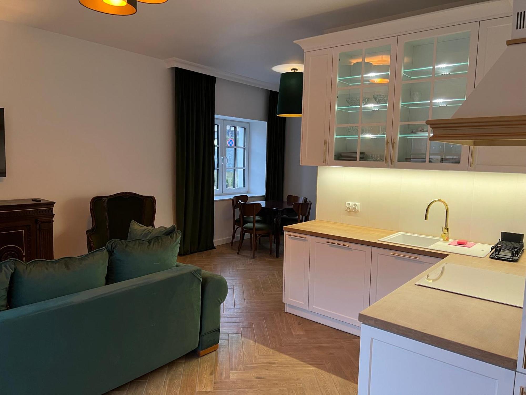 Apartment Pod Debami *