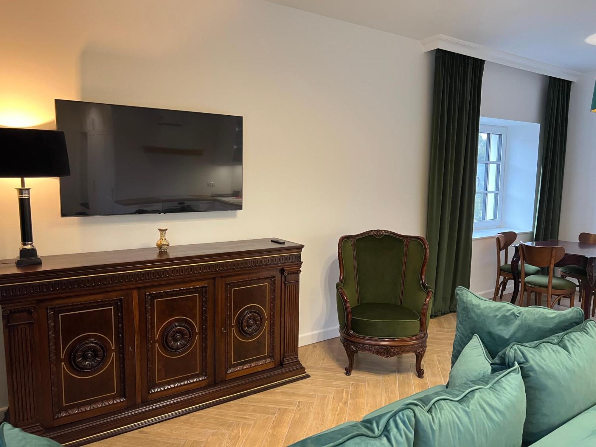 Pod Debami Apartment *